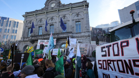 Фермерски протест на площада пред Европарламента в Брюксел, 1 февруари 2024 г.