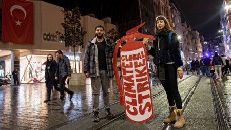 Протест на турски екоактивисти на централния булевард 