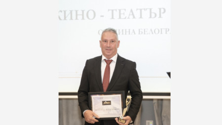 Кметът на община Белоградчик Боян Минков с наградата