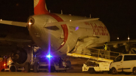 Пътниците избягали след кацане в Палма де Майорка на самолет от Мароко до Турция заради спешен медицински случай, който се оказа фалшив.
