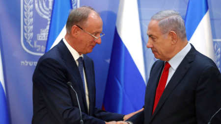 Секретарят на руския съвет за сигурност Николай Патрушев (вляво) и премиерът на Израел Бенямин Нетаняху 