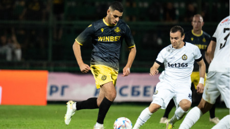 Трима основни футболисти се завръщат в състава на Ботев (Пловдив)