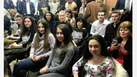 Среща на ученици с евродепутати в София