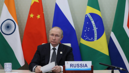 Руският президент по време на видеоконферентна връзка от среща на страните от БРИКС, юни 2022 г. 