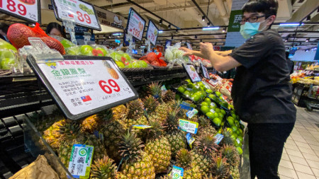 Правителството в Тайпе призова тайванците да ядат ананаси след забраната им за износ в Китай.