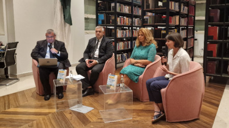 Представяне в Тирана на книгата на доц. Спас Ташев 