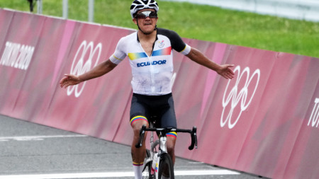 Еквадорецът Ричард Карапас спечели олимпийското злато в колоездачното състезание на