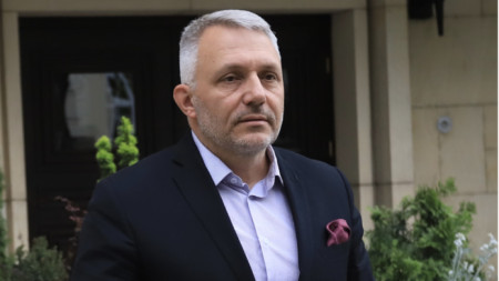 Адвокат Николай Хаджигенов официално се разграничи от действията на Мая