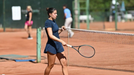 Елизара Янева