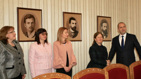 Държавният глава Румен Радев се срещна с председателя на ЦИК Стефка Стоева и с ръководството на Комисията.
