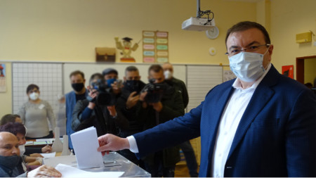 Health Minister Kostadin Angelov casts his vote