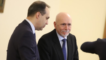 Министрите Драгомир Заков и Николай Събев (вдясно)..