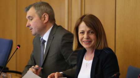 Елен Герджиков и Йорданка Фандъкова на заседание на Столичния общински съвет. 
