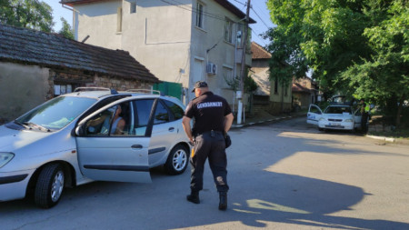 Полицията в Горна Оряховица проведе тази сутрин масирана операция срещу