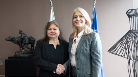 Marieta García Jordán y la directora ejecutiva del Palacio Nacional de la Cultura Andriana Petkova