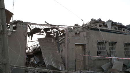 Разрушена при обстрел къща в град Ганджа