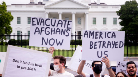 Протест пред Белия дом в подкрепа на Афганистан и против талибаните