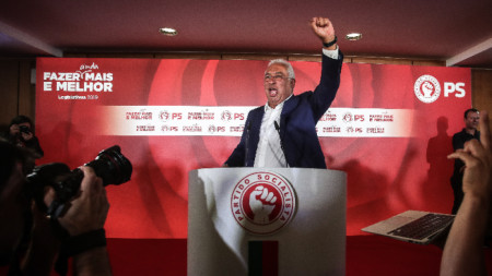 Очаква се премиерът и лидер на Социалистическата партия Антониу Коща да получи нов мандат