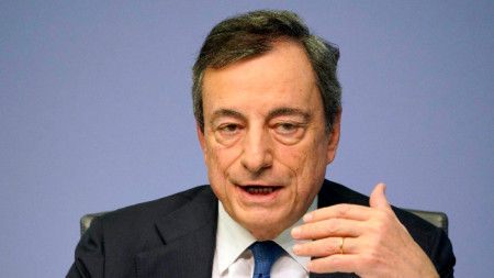 Последна пресконференция на отиващия си шеф на ЕЦБ Марио Драги