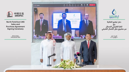 QatarEnergy подписа с китайската Sinopec 27-годишен договор за доставака на втечен природен газ