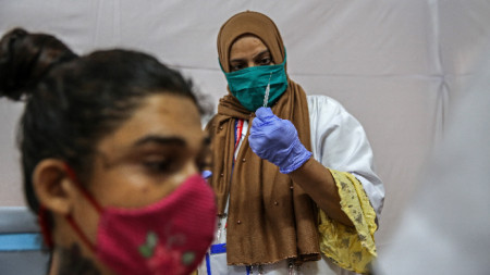 Индия направи повече от 10 милиона ваксинации срещу Covid 19 за