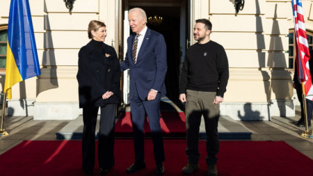 Олена Зеленска, Джо Байдън и Володимир Зеленски при изненадваща визита на президента на САЩ в Киев