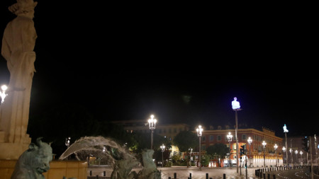 Пуст площад в Ница - 24 октомври 2020 г.