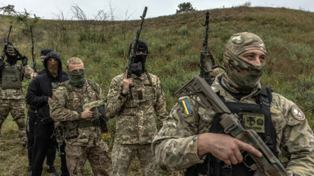 Чеченски доброволци, воюващи на страната на Украйна, участват в учение в района на Киев, 17 септември 2022 г. 