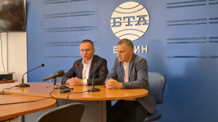 Ангел Джамбазки и Александър Сиди (от ляво надясно)