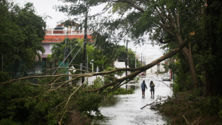 Ураганът Делта причини сериозни щети в Мексико, но няма човешки жертви