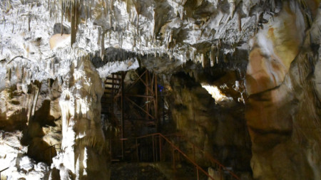 Пещерата Добростански бисер край Асеновград не може да отвори за