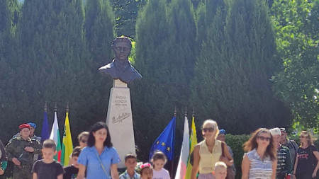Бюст-паметник на Васил Левски в Ямбол.
