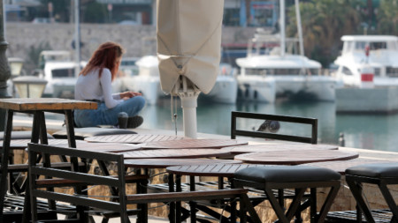 В Гърция влизат в сила нови мерки за заведенията засягащи