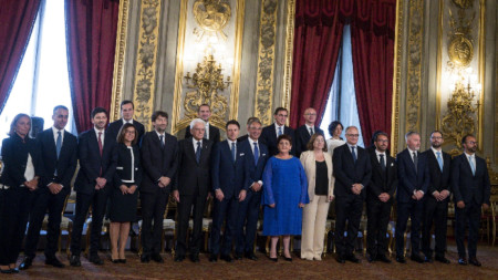 В новия кабинет на Италия има 21 министри, от които 13  са с портфейл