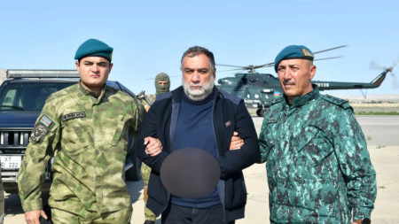 Снимка, предоставена от граничната служба на Азербайджан, показва Рубен Варданян, бивш ръководител на Нагорни Карабах, задържан от азербайджанската гранична охрана, 27 септември 2023 г.