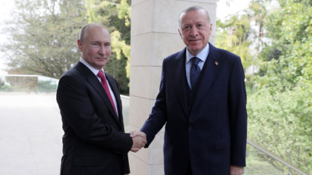 Путин и Ердоган по време на срещата им в резиденцията Бочаров Ручей в Сочи, Русия, 28 септември 2021 г.