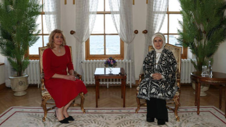 Съпругата на българския президент Десислава Радева се срещна със съпругата