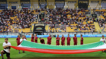 България игра контрола с Иран на стадион 