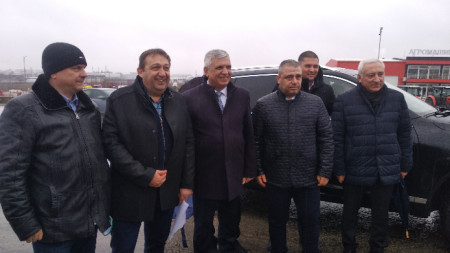 Иван Шишков (вторият отляво) беше на посещение в Северозападна България.