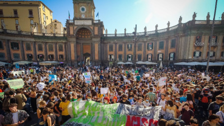 Протест на Fridays for Future в Неапол