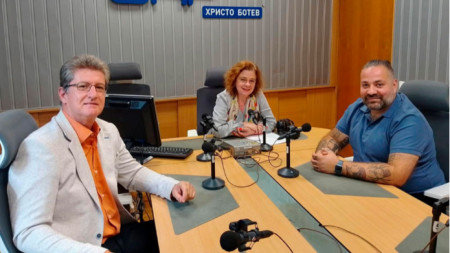 Пастор Иван Стойцев, Ана-Мария Кръстева и Мартин Леви