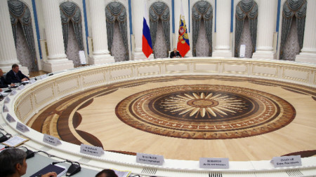Руският президент Владимир Путин председателства среща с ръководството на предприятия от военно-промишления комплекс в Кремъл, Москва, 20 септември 2022 г.