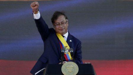 Густаво Петро положи клетва като президент на Колумбия