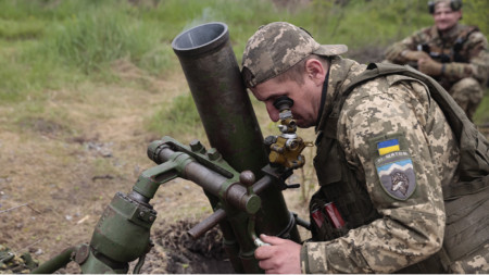 Продължава офанзивата на руските войски в Източна Украйна около градовете