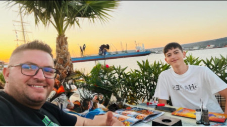 17-годишният Семих /вдясно/ и Самед Сеймов