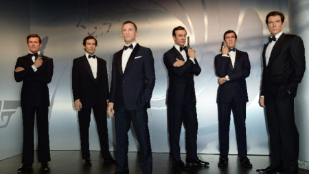 Восъчни фигури на актьорите, изиграли агент 007. 
