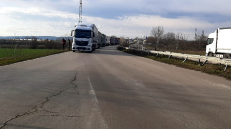 Двамата шофьори които в петък бяха задържани на украинска територия