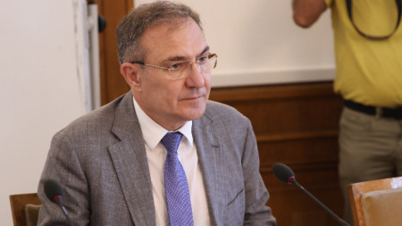 Министър Борислав Гуцанов на заседанието на Комисията по труда и социалната политика в НС - 11 юни 2025 г.