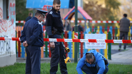  Действия по разследването на случая на мястото на стрелбата - в градския парк в ж.к. 