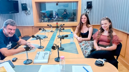 Доц. Борислав Александров, Цветелина Лазарова и Деница Дочева